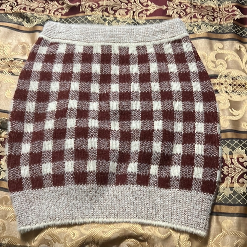 Lulus, size small, burgundy and off white checkered